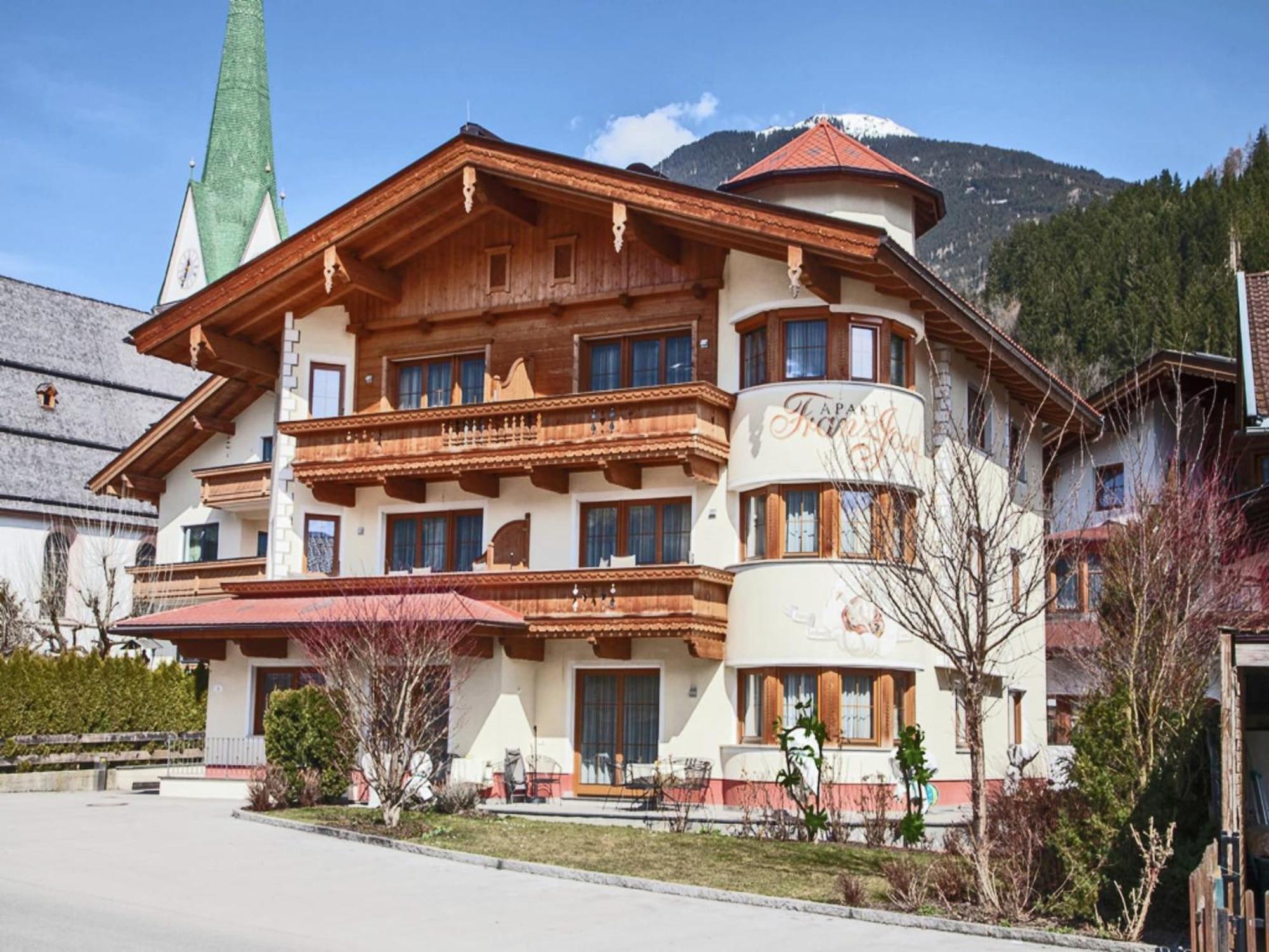 Attractive Holiday Home In Kaltenbach On The Ski Slope Stumm Exterior photo